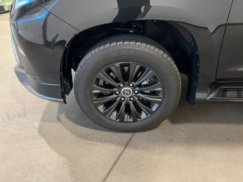 Used 2023 Lexus GX 460 Luxury w/ Sport Design Package image 47
