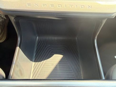 Used 2025 Ford Expedition Max Active AWD/4WD image 49