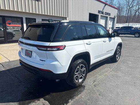 Used 2022 Jeep Grand Cherokee Trailhawk image 8