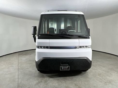 Used 2024 Chevrolet Brightdrop 400 w/ Commercial Equipment Package AWD/4WD image 8