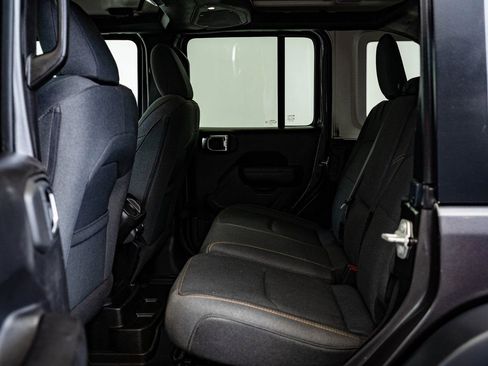 Used 2024 Jeep Wrangler Unlimited image 39