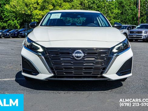 Used 2025 Nissan Altima 2.5 SV FWD image 9