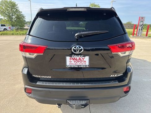 Used 2017 Toyota Highlander XLE AWD/4WD image 4