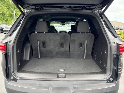 Used 2023 Chevrolet Traverse LT FWD image 25