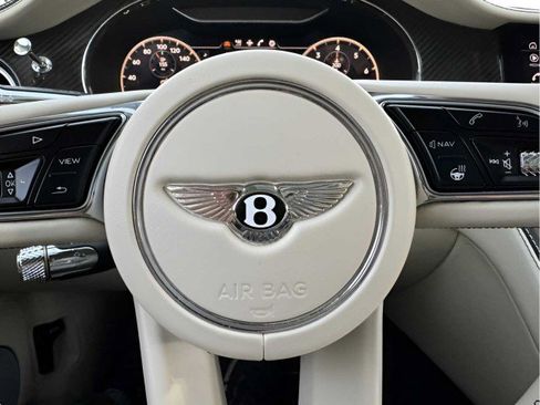 Used 2022 Bentley Flying Spur W12 image 40