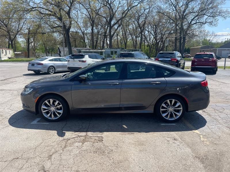 Used 2015 Chrysler 200 S FWD image 8