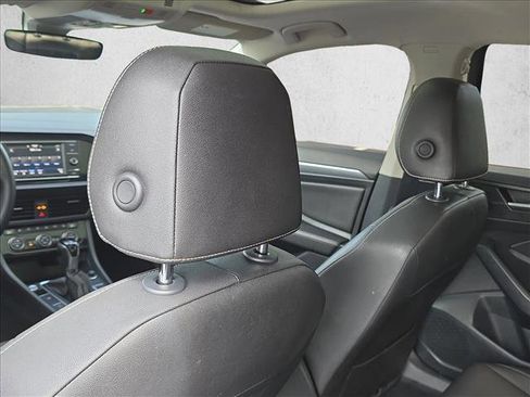 Used 2022 Volkswagen Jetta SE w/ Panoramic Sunroof Package FWD image 18