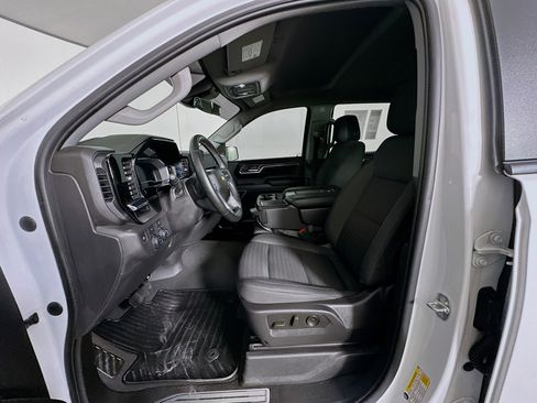 Used 2023 Chevrolet Silverado 1500 LT image 13