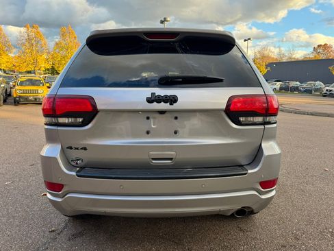 Used 2018 Jeep Grand Cherokee Altitude image 6