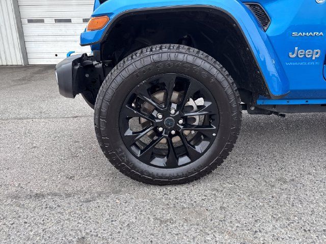Used 2024 Jeep Wrangler Unlimited Sahara AWD/4WD image 27
