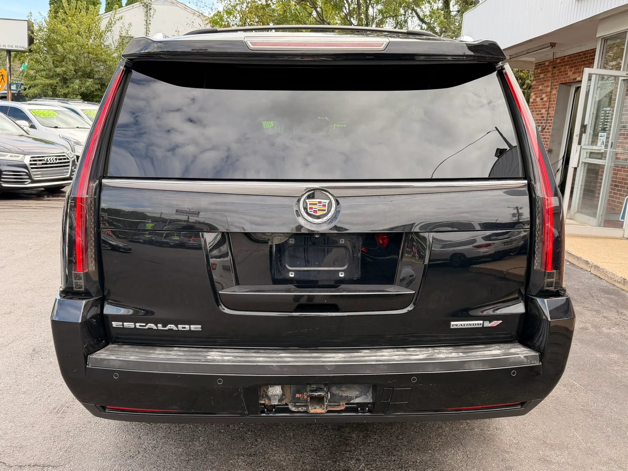 Used 2015 Cadillac Escalade ESV Luxury AWD/4WD image 3