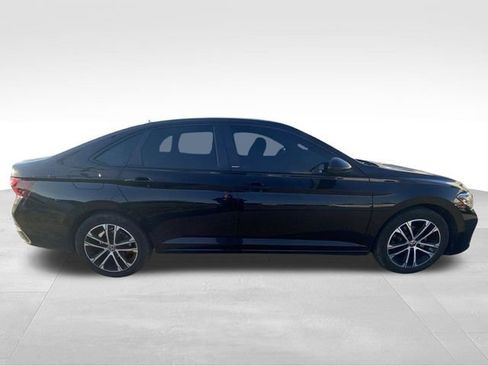 Used 2024 Volkswagen Jetta Sport image 11