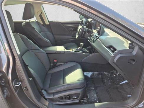 Used 2025 Lexus ES 300h w/ Premium Package FWD image 19