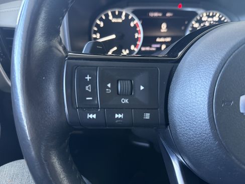 Used 2021 Nissan Rogue SL image 34