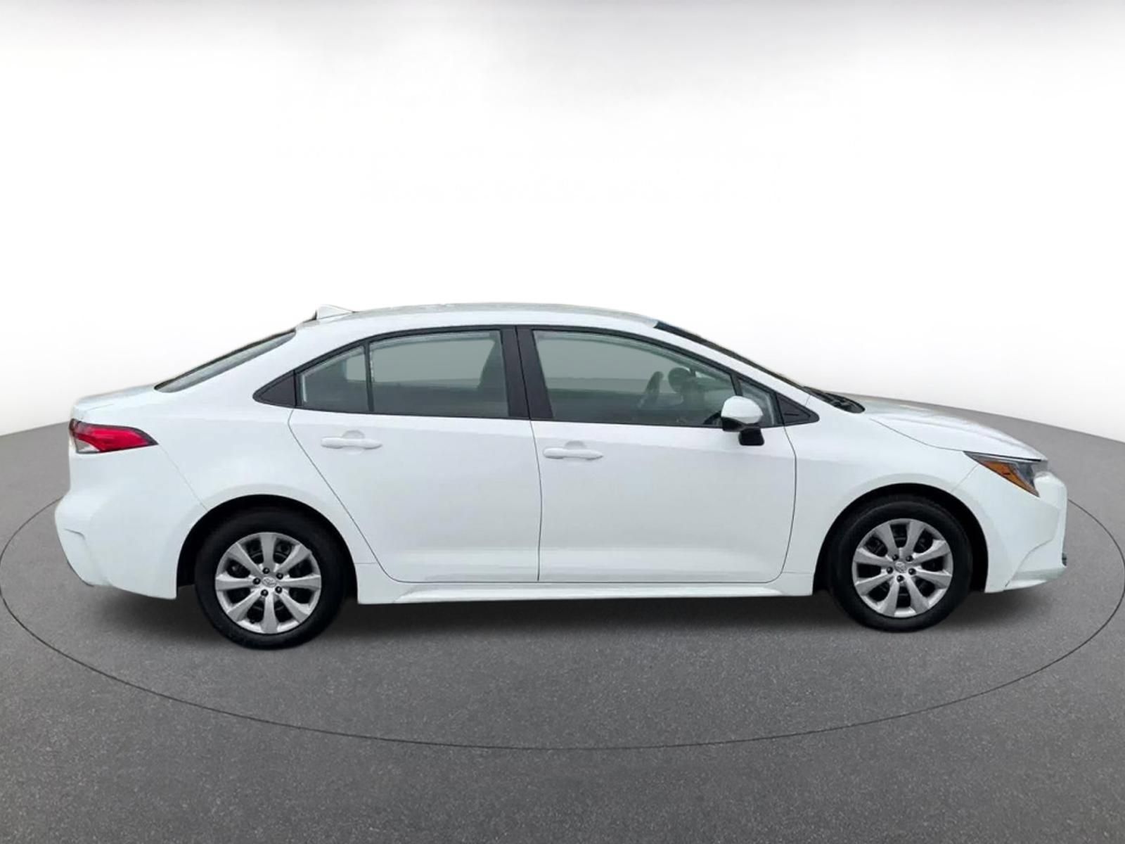 Used 2025 Toyota Corolla LE FWD image 15