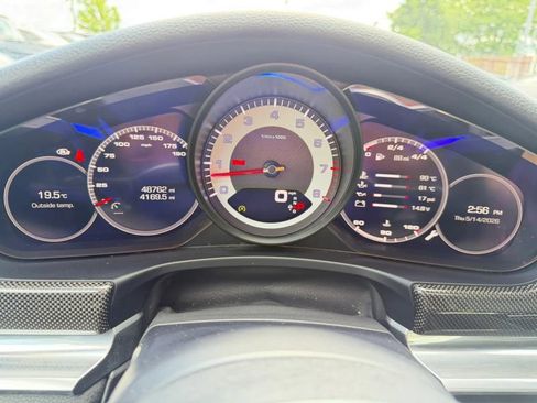 Used 2018 Porsche Panamera 4 w/ Premium Package AWD/4WD image 23