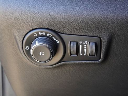 New 2026 Jeep Compass Latitude image 21