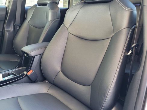 Used 2023 Toyota Corolla Cross XLE FWD image 22