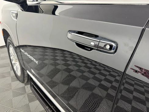 Used 2022 GMC Yukon XL SLT image 26