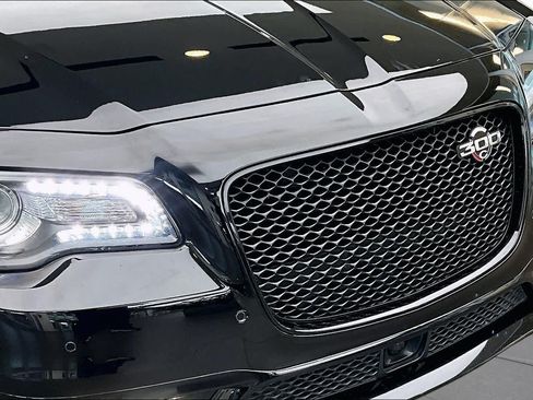 Used 2023 Chrysler 300 C RWD image 32