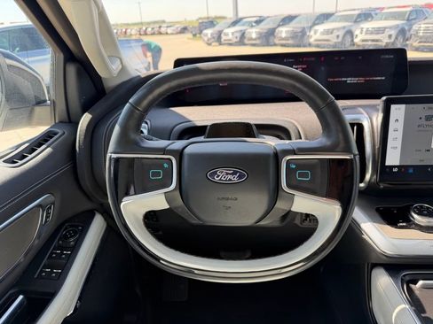 Used 2025 Ford Expedition Max Platinum w/ Driver's Package AWD/4WD image 10