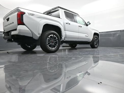 New 2024 Toyota Tacoma TRD Sport w/ TRD Sport Upgrade Package AWD/4WD image 27