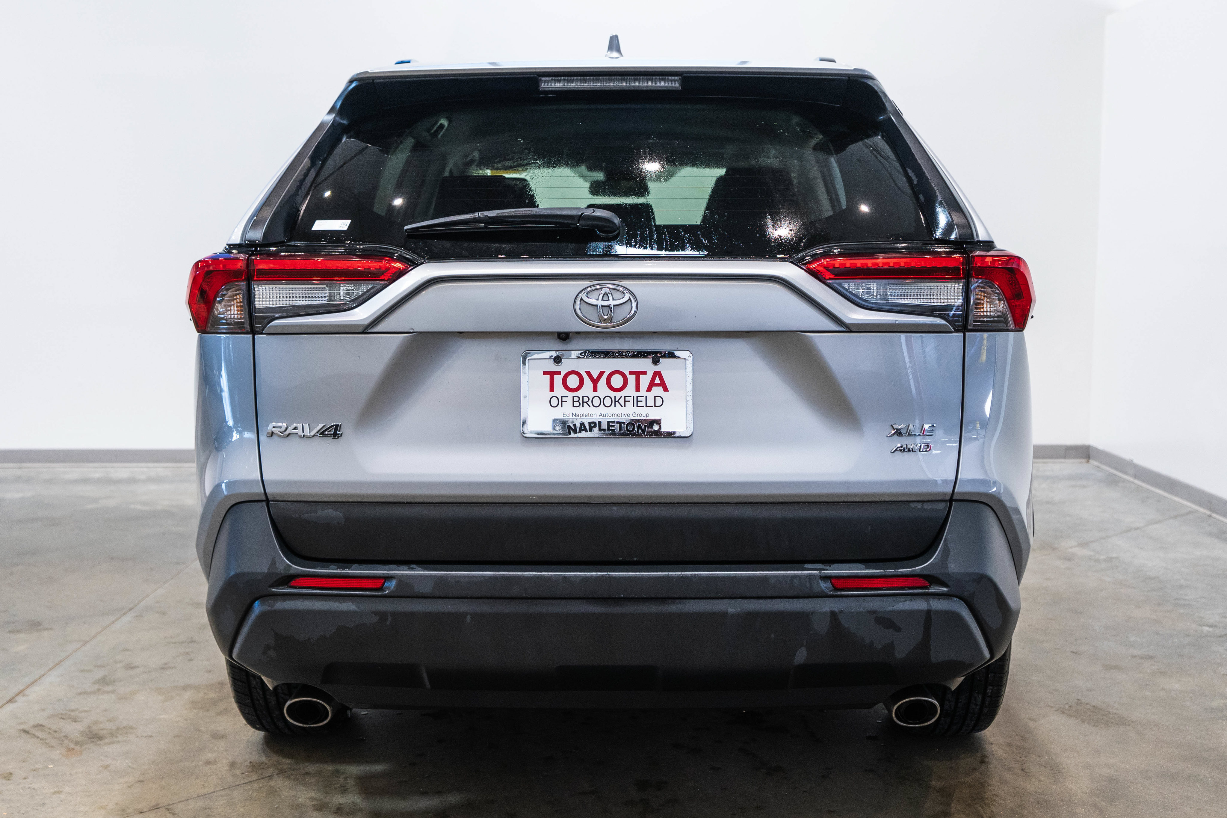 Used 2025 Toyota RAV4 XLE AWD/4WD image 8