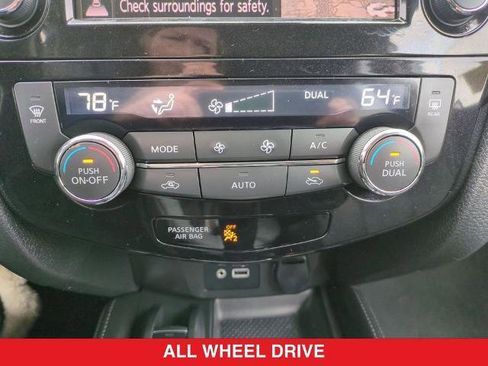 Certified 2019 Nissan Rogue SL w/ Premium Package image 28
