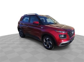 Used 2023 Hyundai Venue SEL video 2