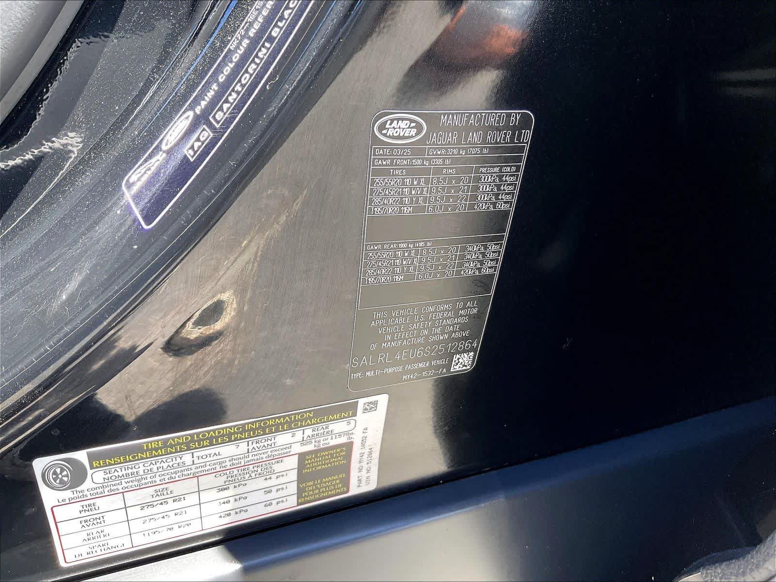 Used 2025 Land Rover Discovery Dynamic SE AWD/4WD image 36