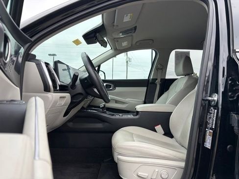 Used 2025 Kia Sorento S image 8