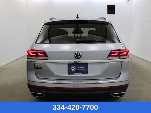 Certified 2022 Volkswagen Atlas SE image 3