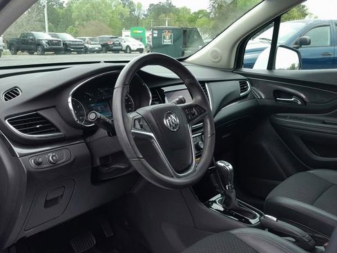 Used 2022 Buick Encore Preferred w/ Safety Package FWD image 19