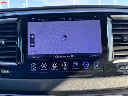 Used 2017 Chrysler Pacifica Touring image 20