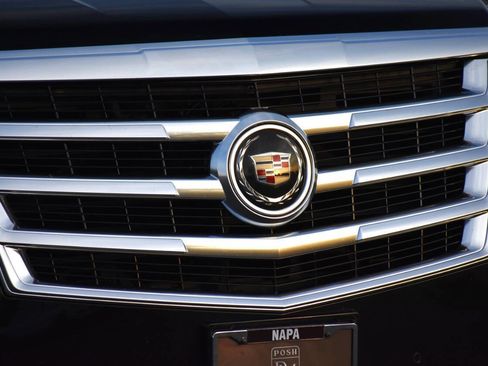 Used 2015 Cadillac Escalade Premium image 9