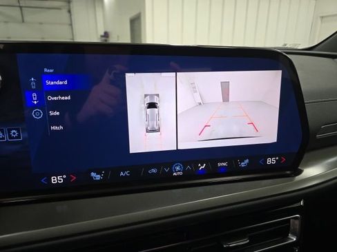 New 2026 Chevrolet Traverse LT image 14