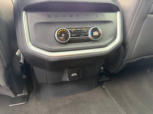 Used 2025 Ford Expedition Max Active AWD/4WD image 12