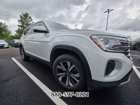 Certified 2024 Volkswagen Atlas SE FWD image 10