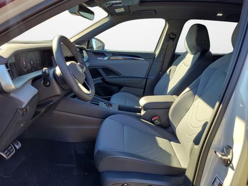 New 2026 Volkswagen Tiguan SE R-Line AWD/4WD image 9