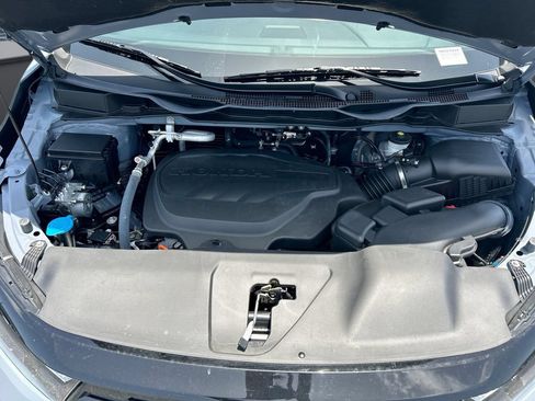 Used 2025 Honda Odyssey Touring image 14