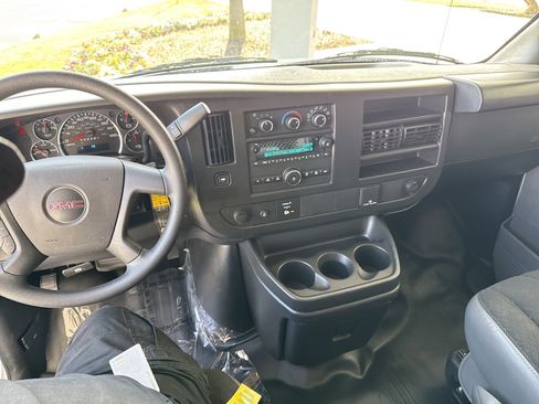 Used 2024 GMC Savana 2500 w/ Driver Convenience Package image 25