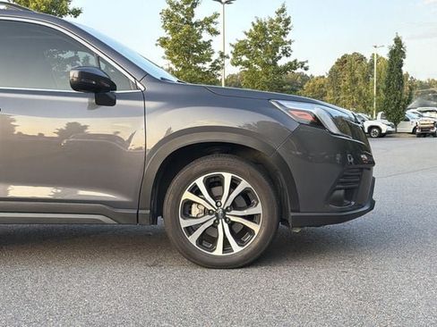 Used 2024 Subaru Forester Limited AWD/4WD image 9