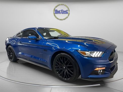 Used 2017 Ford Mustang GT w/ GT Performance Package RWD image 7