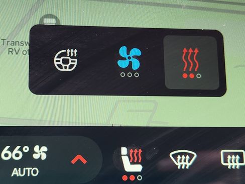 Used 2024 Rivian R1S Adventure image 30