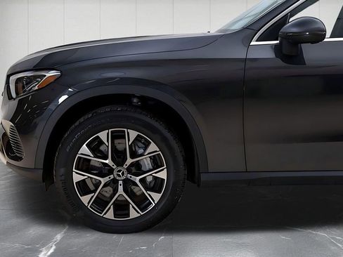 Used 2025 Mercedes-Benz GLC 350e 4MATIC w/ Driver Assistance Package image 49