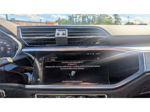 Used 2025 Audi Q3 2.0T Premium image 28