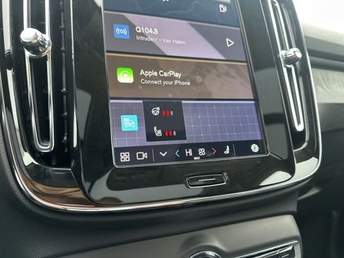 Certified 2025 Volvo XC40 B5 Core image 29