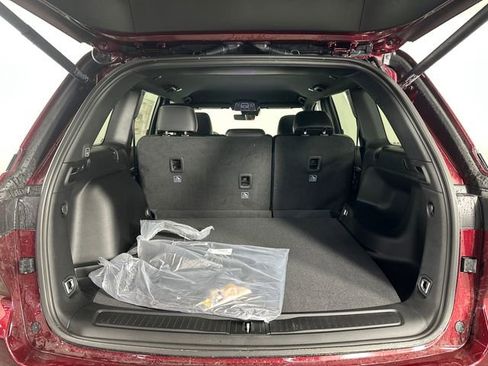 New 2026 Jeep Grand Cherokee Laredo image 6