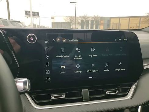 Used 2025 Chevrolet Equinox LT image 17