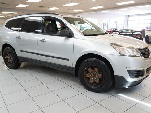 Used 2016 Chevrolet Traverse LS AWD/4WD image 12